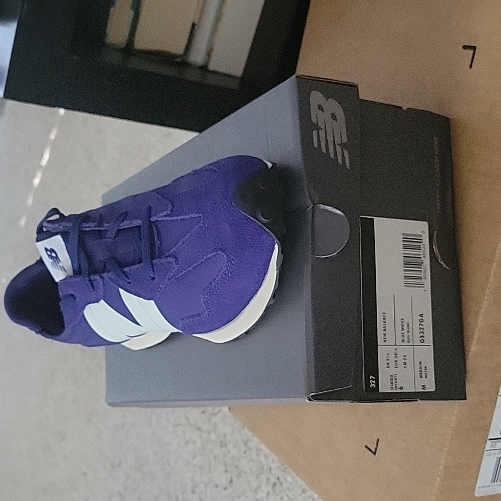 Brand New New Balance 327
